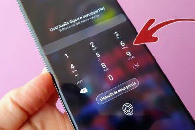 Pantalla del teléfono Samsung que muestra la opción de introducir el PIN con huella dactilar. Desbloqueo del teléfono Samsung.